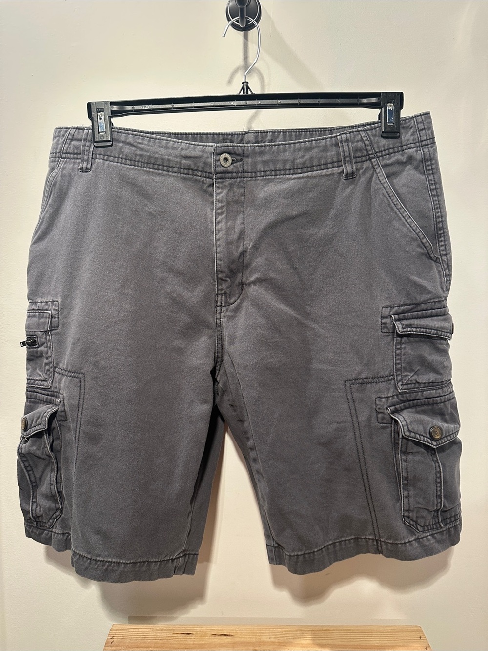 Plugg Men's Gray Cargo Shorts with Multi-Pocket Utility - Mens Size 38